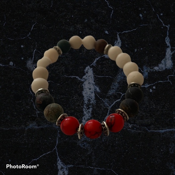 Red and black Stone Bracelet - Picture 2 of 3